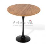 Mesa Lateral Saarinen redonda 41cm Madeira Freijo base Preta