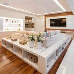 Estofados de Design Moderno Melbourne com Prateleiras em Mdf